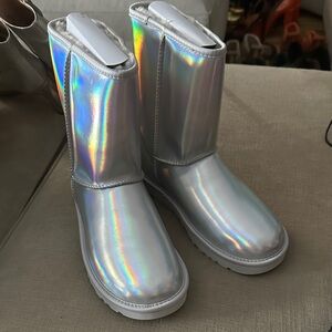 Ugg Classic Short Iridescent Silver Boots